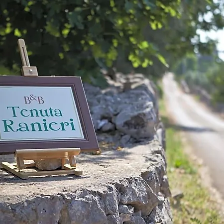 Tenuta Ranieri Couette-café 4*